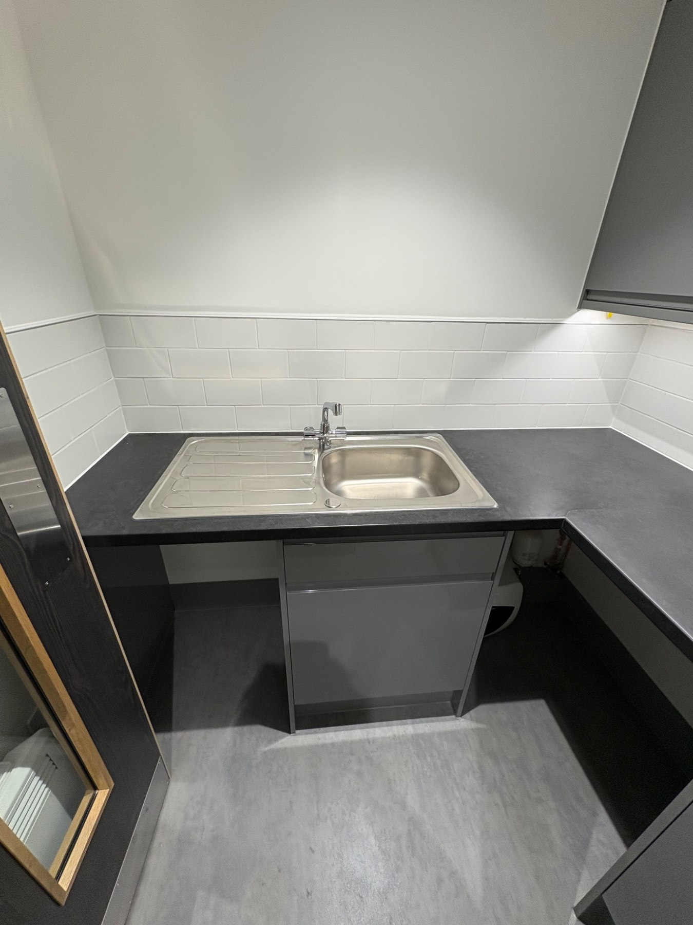 Kitchen sink and worktop